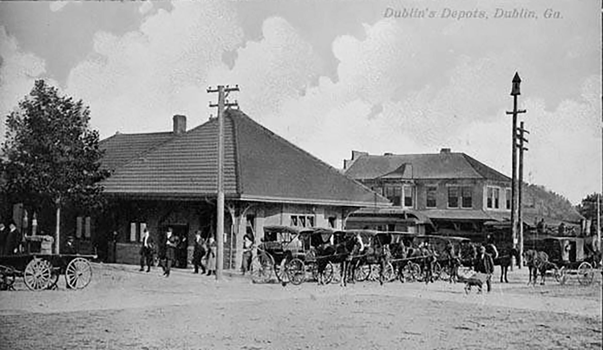 Dublin 1890 Row of horses and buggies beside the depot
